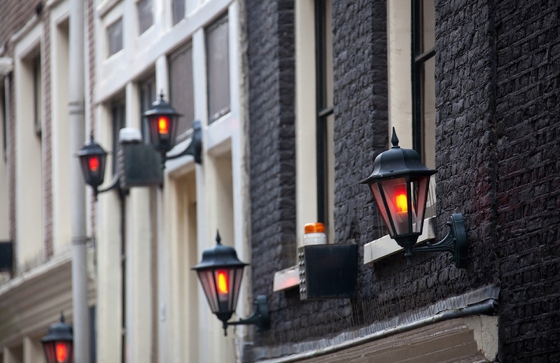 Ulica Czerwonych Latarni w Amsterdamie